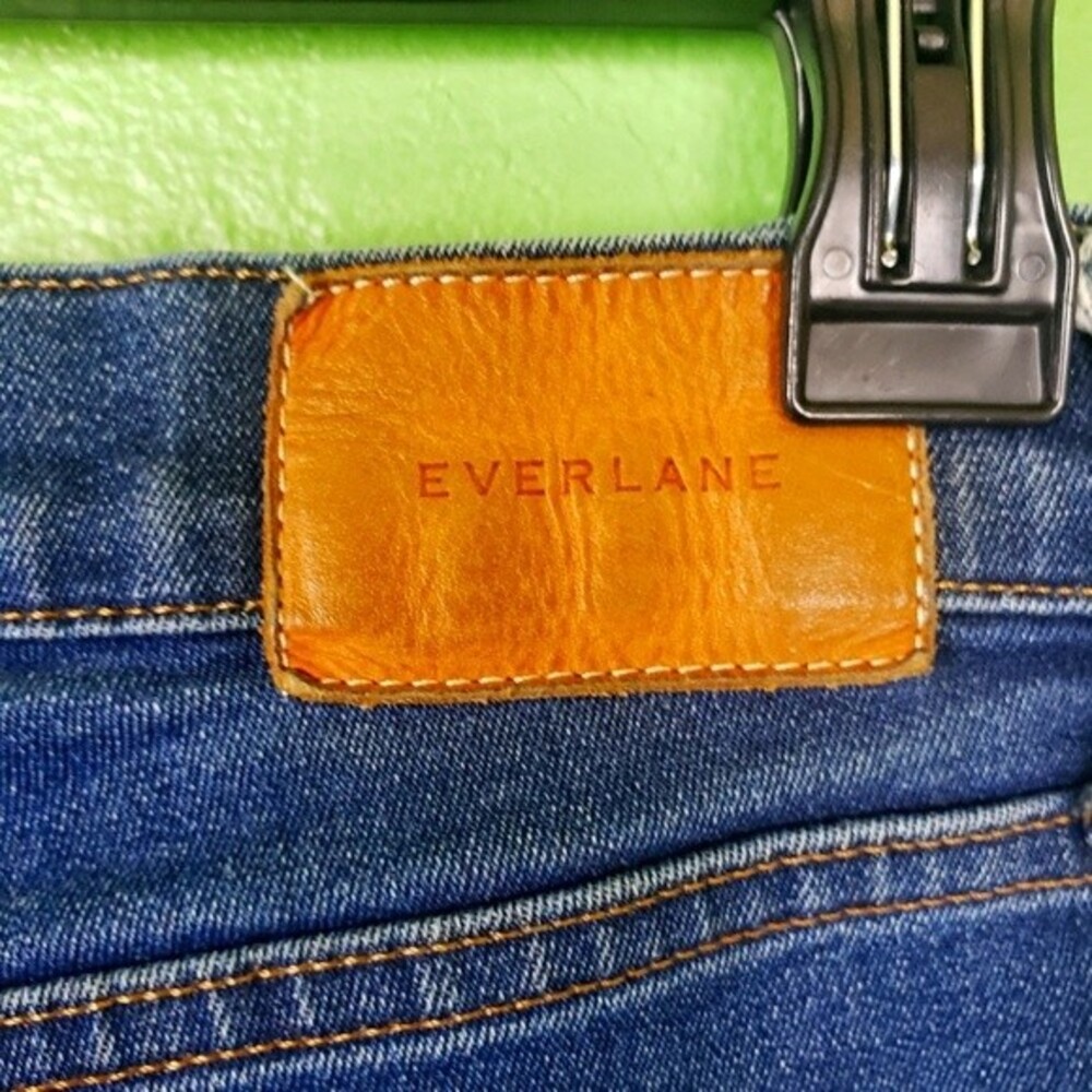 Everlane Women's High Rise Comfy Stretchy Denim Tappered Jeans SZ 28 Reg - Picture 8 of 10